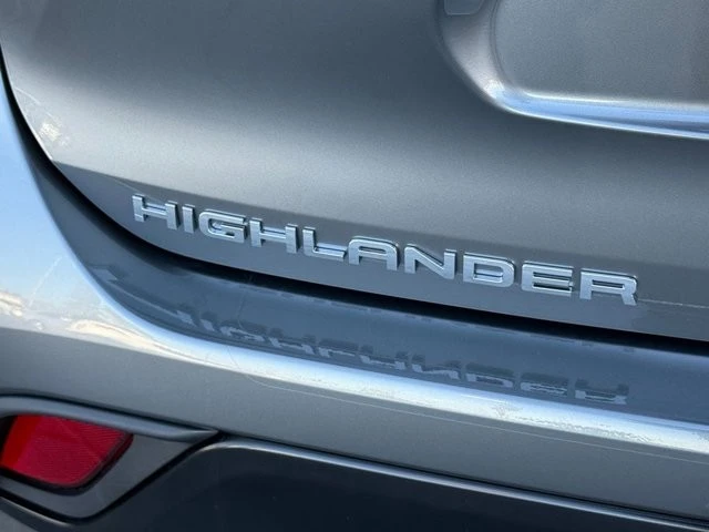 2026 Toyota Highlander - Image 12 of 12