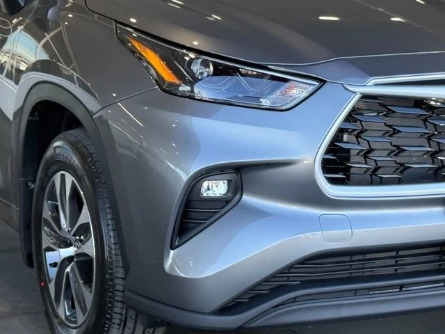 2026 Toyota Highlander - Image 8 of 12