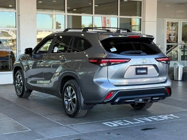 2026 Toyota Highlander - Image 9 of 12