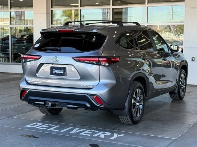2026 Toyota Highlander - Image 11 of 12