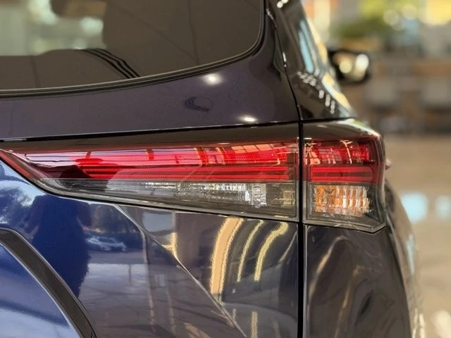 2026 Toyota Highlander - Image 7 of 12