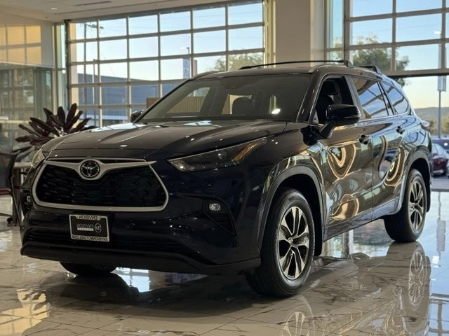 2026 Toyota Highlander - Image 2 of 12