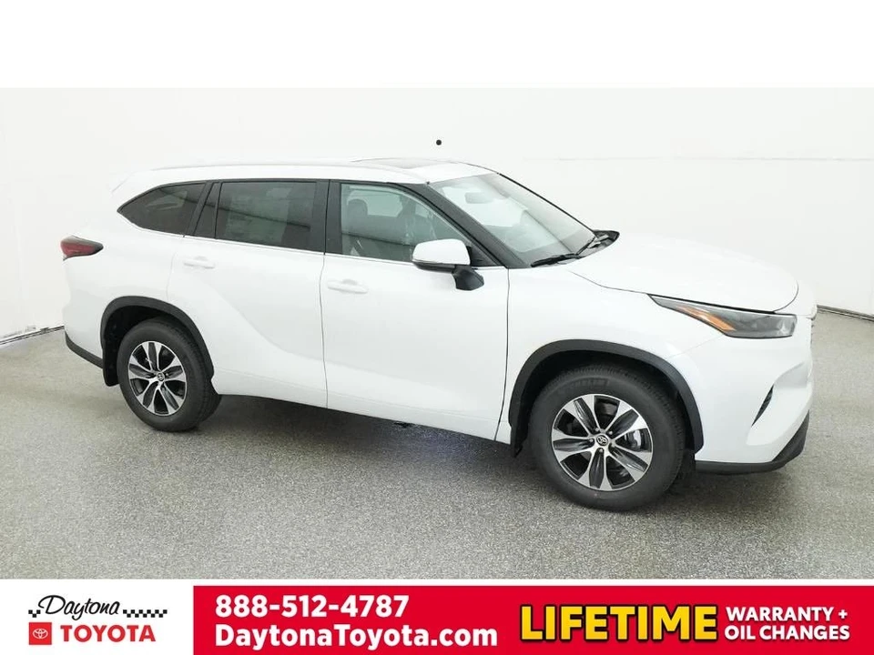 2026 Toyota Highlander - Image 12 of 12