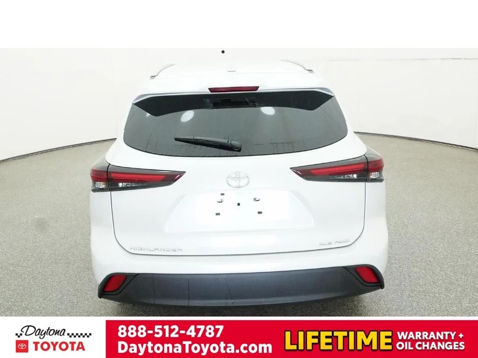 2026 Toyota Highlander - Image 7 of 12
