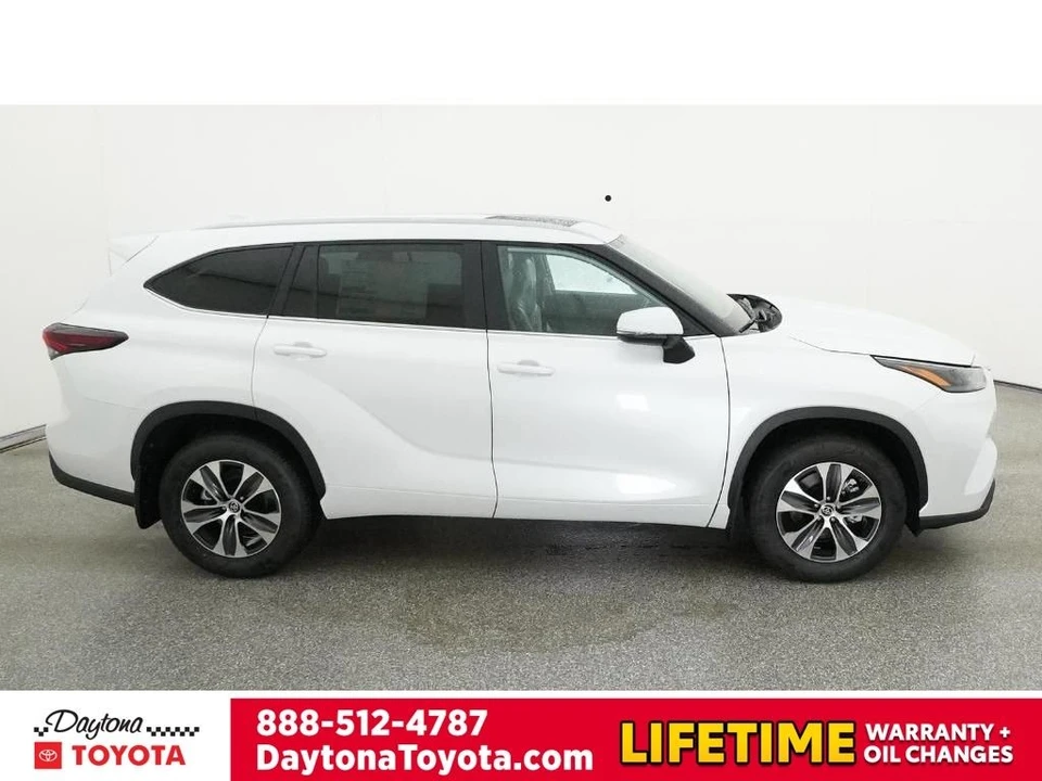 2026 Toyota Highlander - Image 11 of 12