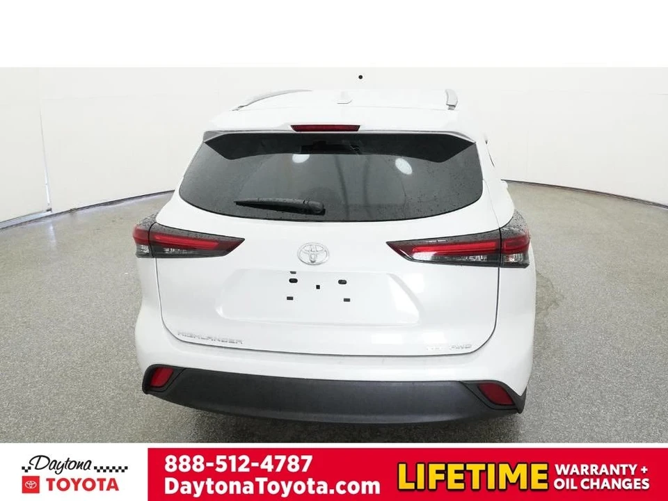 2026 Toyota Highlander - Image 7 of 12