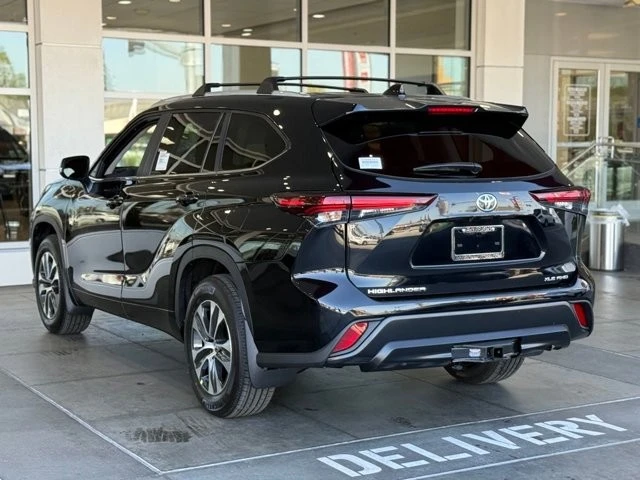 2026 Toyota Highlander - Image 9 of 12