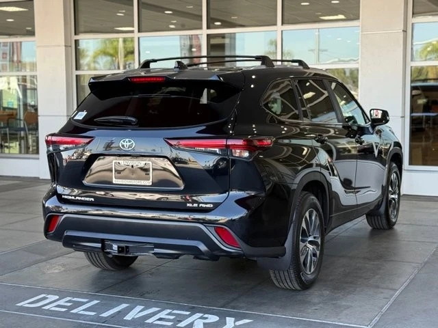 2026 Toyota Highlander - Image 11 of 12