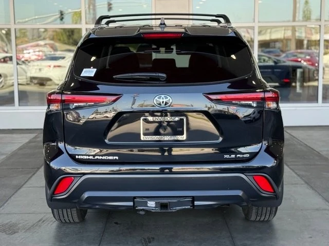 2026 Toyota Highlander - Image 10 of 12