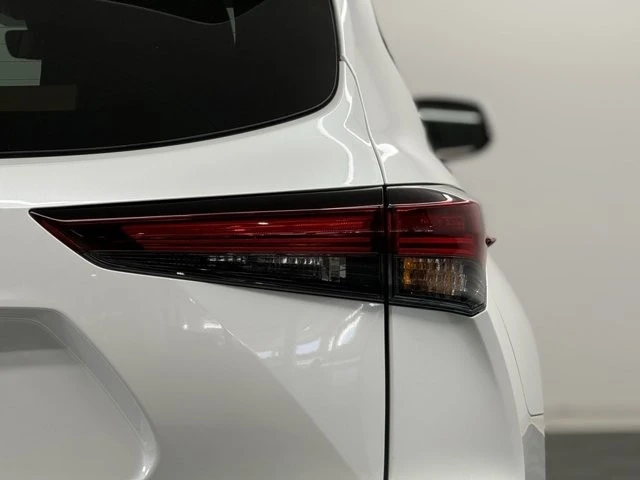 2026 Toyota Highlander - Image 7 of 12