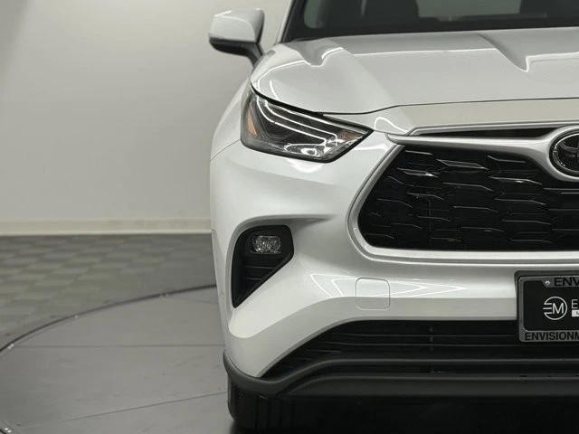 2026 Toyota Highlander - Image 4 of 12
