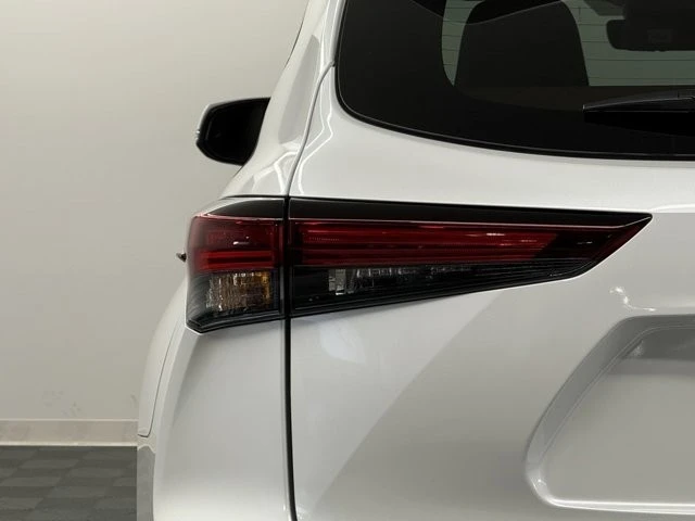 2026 Toyota Highlander - Image 9 of 12