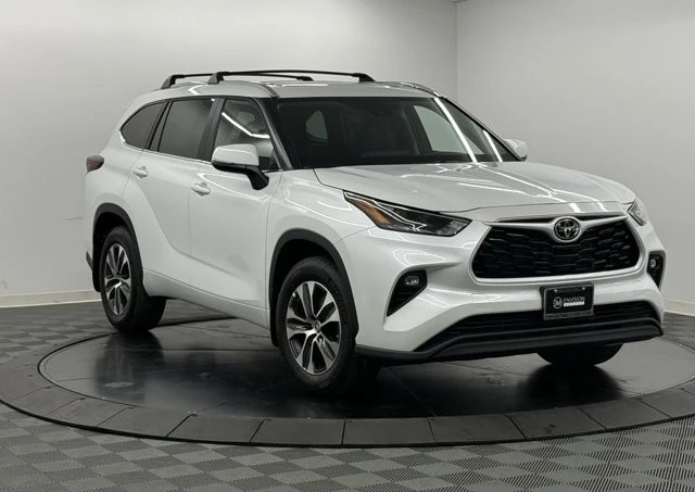 2026 Toyota Highlander - Image 5 of 12