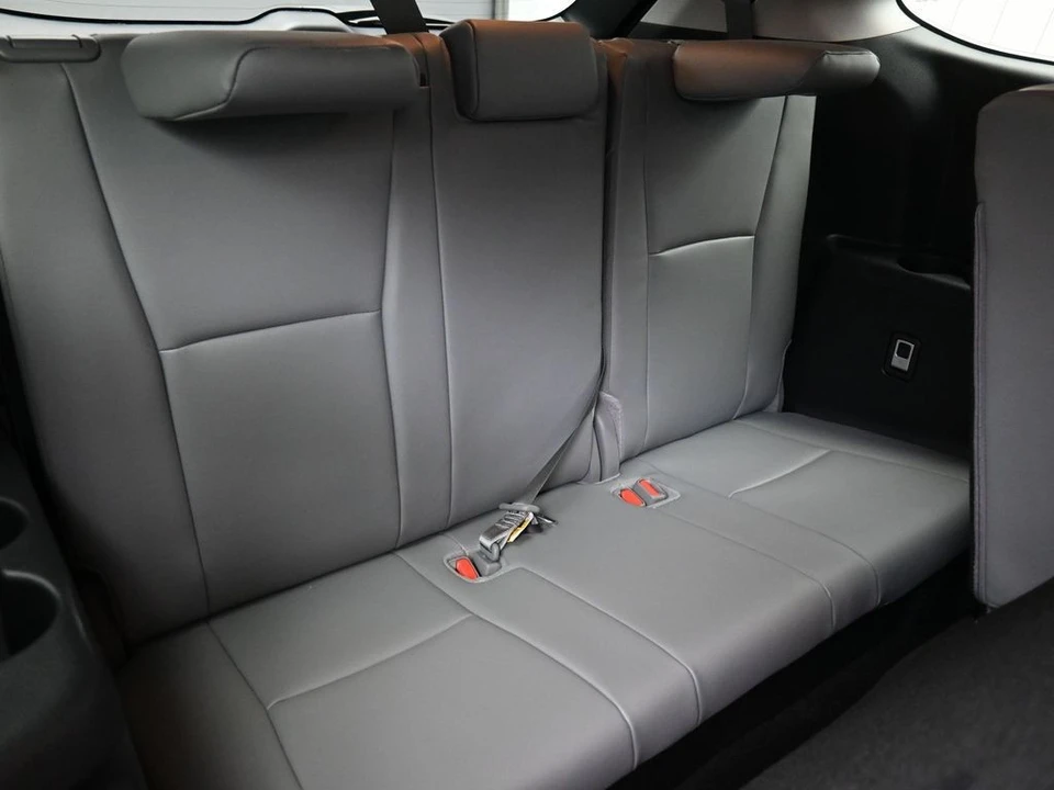 2026 Toyota Highlander - Image 25 of 31