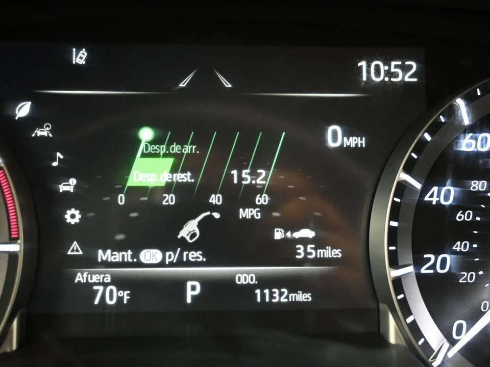 2026 Toyota Highlander - Image 16 of 31