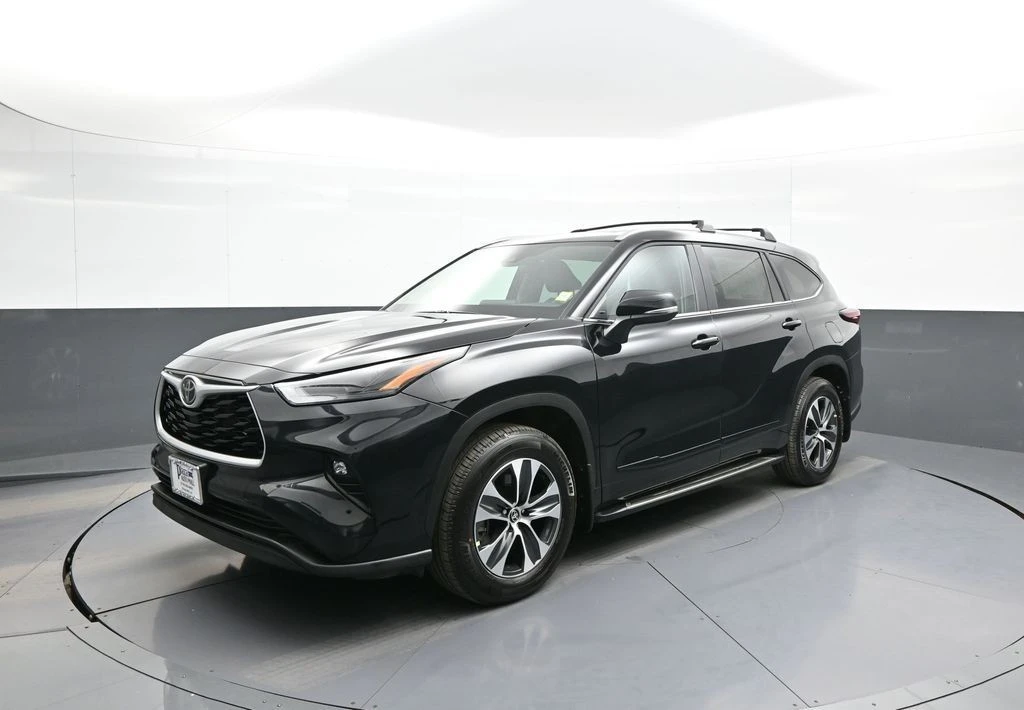2026 Toyota Highlander - Image 10 of 31