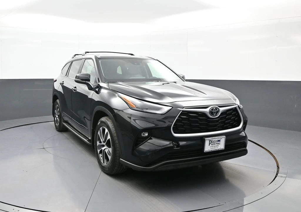 2026 Toyota Highlander - Image 3 of 31
