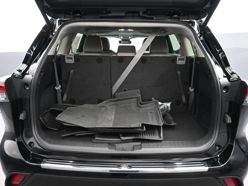 2026 Toyota Highlander - Image 23 of 31