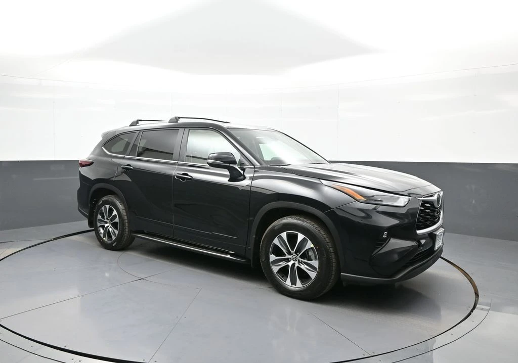 2026 Toyota Highlander - Image 4 of 31