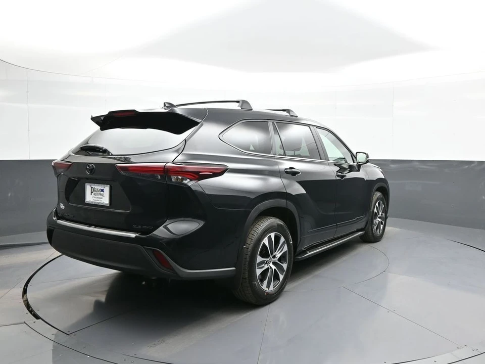 2026 Toyota Highlander - Image 6 of 31