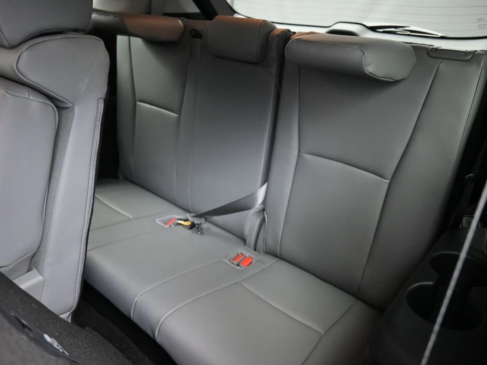 2026 Toyota Highlander - Image 21 of 31