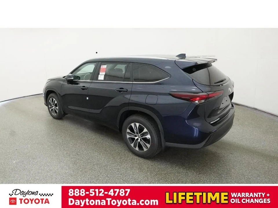 2026 Toyota Highlander - Image 5 of 12