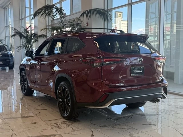 2026 Toyota Highlander - Image 10 of 12