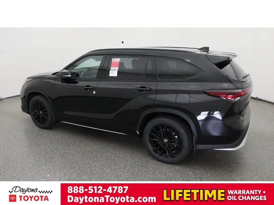 2026 Toyota Highlander - Image 4 of 12