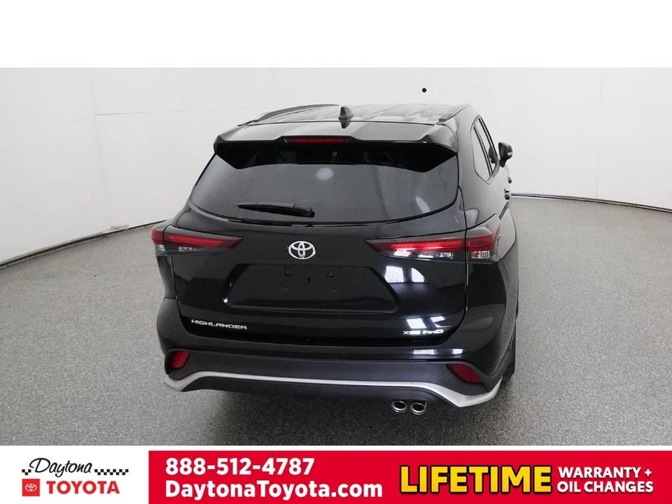 2026 Toyota Highlander - Image 7 of 12