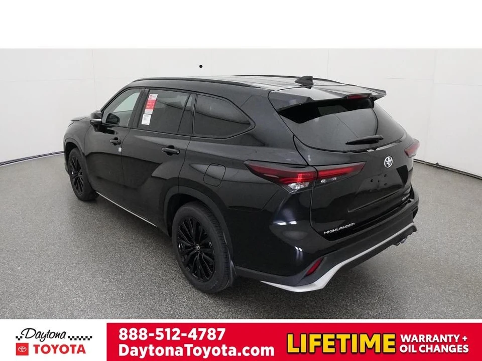 2026 Toyota Highlander - Image 5 of 12