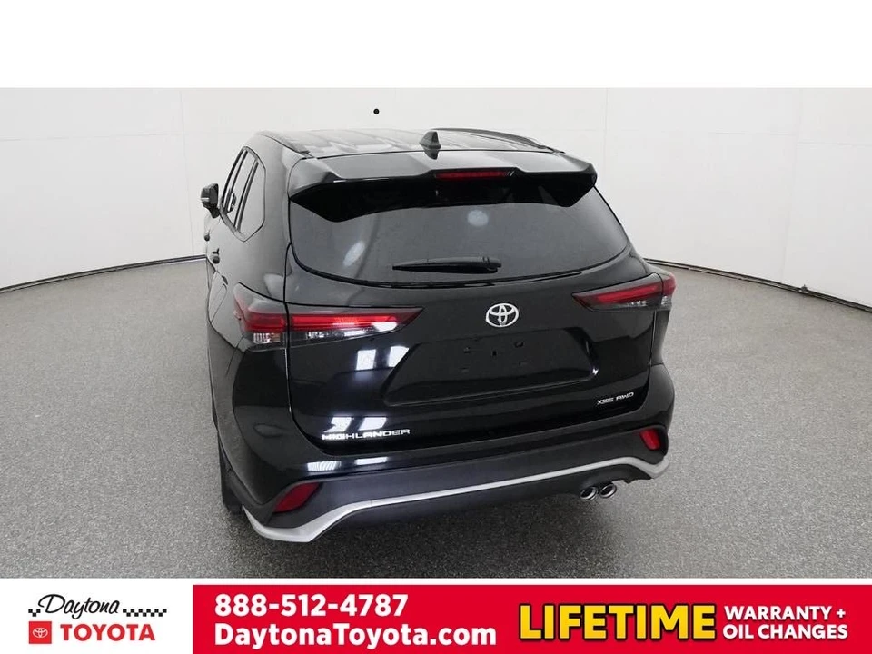 2026 Toyota Highlander - Image 6 of 12