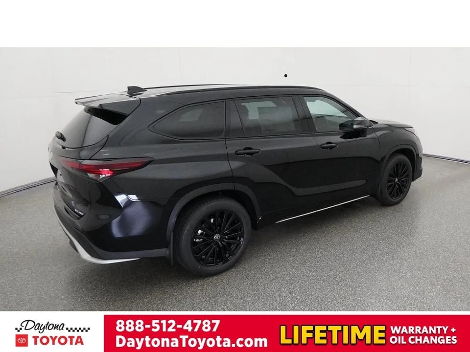 2026 Toyota Highlander - Image 9 of 12
