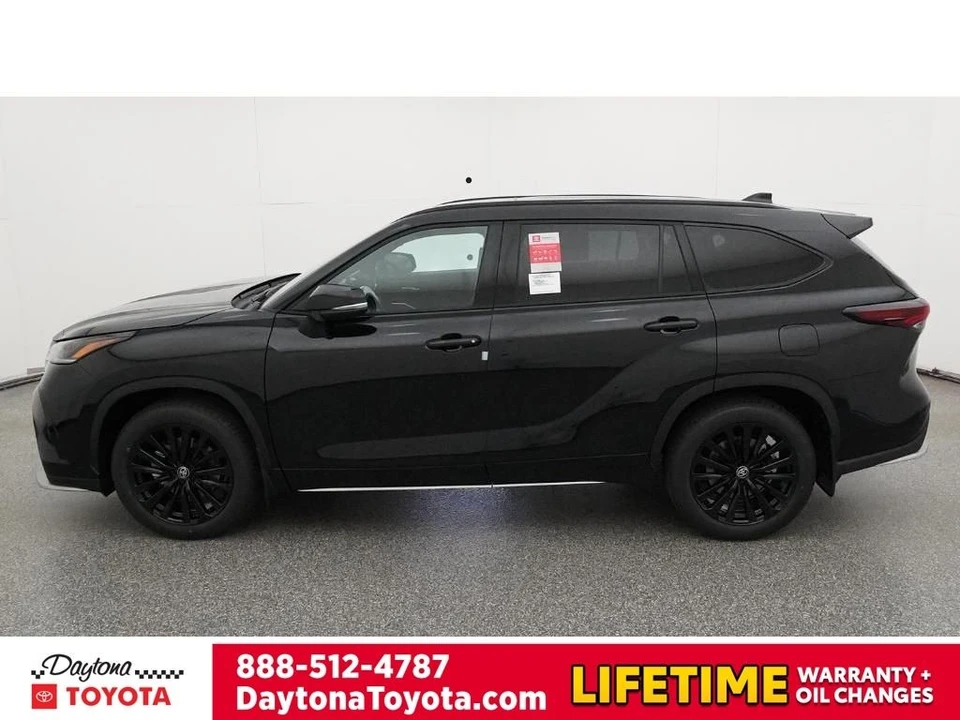 2026 Toyota Highlander - Image 3 of 12