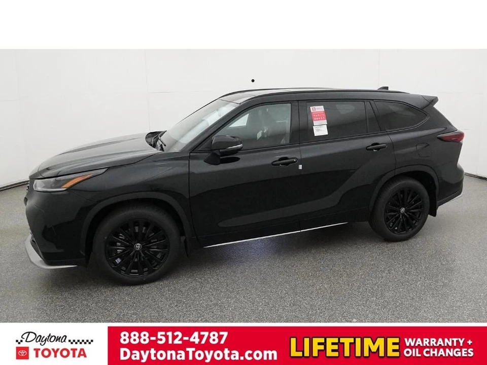 2026 Toyota Highlander - Image 2 of 12