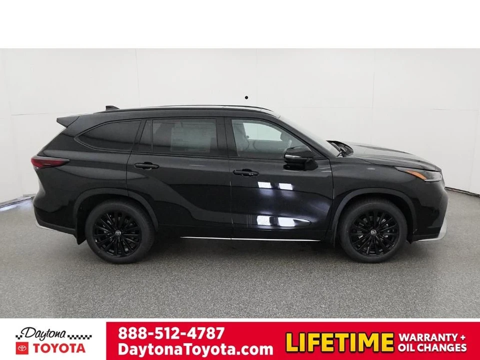 2026 Toyota Highlander - Image 11 of 12