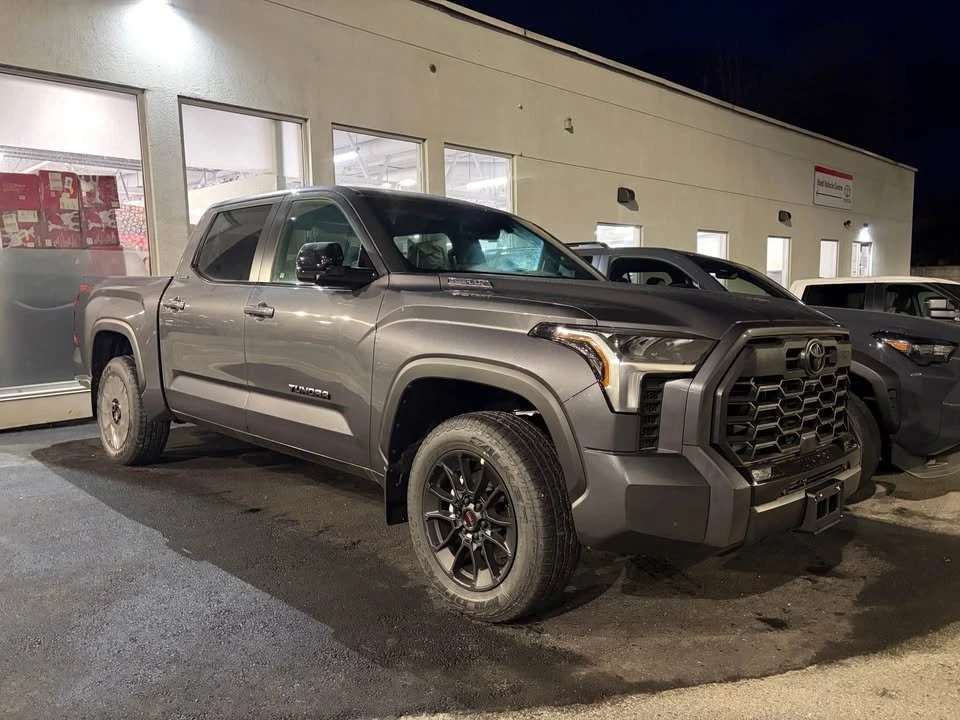 2026 Toyota 4Runner 6th Gen - Image 2 of 9