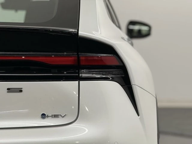 2026 Toyota Prius 5th Gen - Image 7 of 12