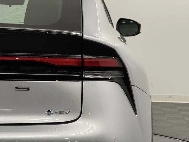 2026 Toyota Prius 5th Gen - Image 7 of 12