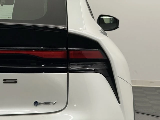 2026 Toyota Prius 5th Gen - Image 7 of 12
