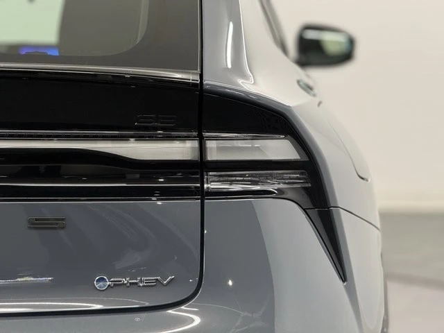 2026 Toyota Prius 5th Gen - Image 7 of 12