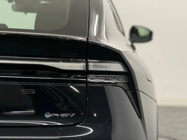 2026 Toyota Prius 5th Gen - Image 7 of 12