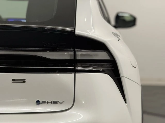 2026 Toyota Prius 5th Gen - Image 7 of 12