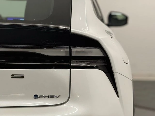2026 Toyota Prius 5th Gen - Image 7 of 12