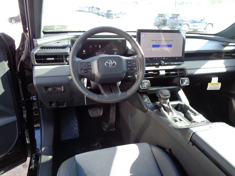 2026 Toyota RAV4 5th Gen - Image 17 of 21