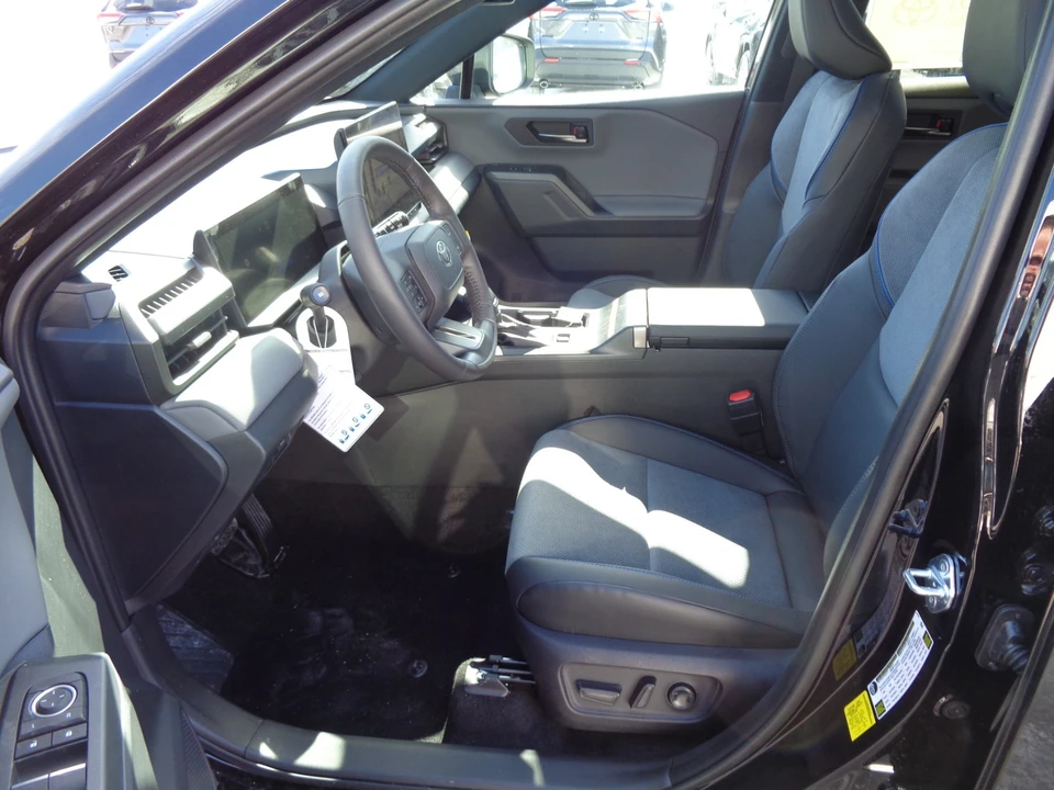 2026 Toyota RAV4 5th Gen - Image 12 of 21