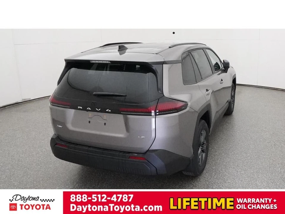 2026 Toyota RAV4 5th Gen - Image 8 of 12