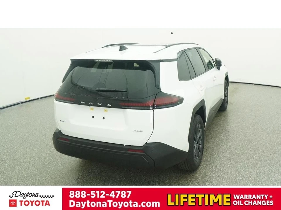 2026 Toyota RAV4 5th Gen - Image 8 of 12
