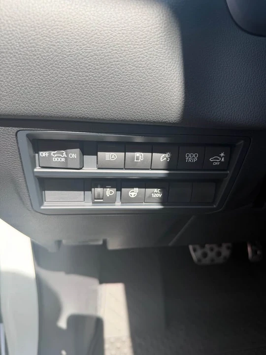 2026 Toyota Sequoia 3rd Gen - Image 16 of 18