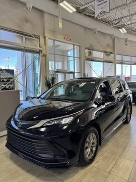 2026 Toyota Sienna Hybrid LE AWD 8-Seater
