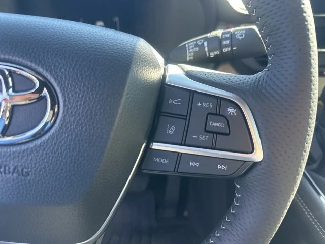2026 Toyota Sienna 4th Gen - Image 9 of 15